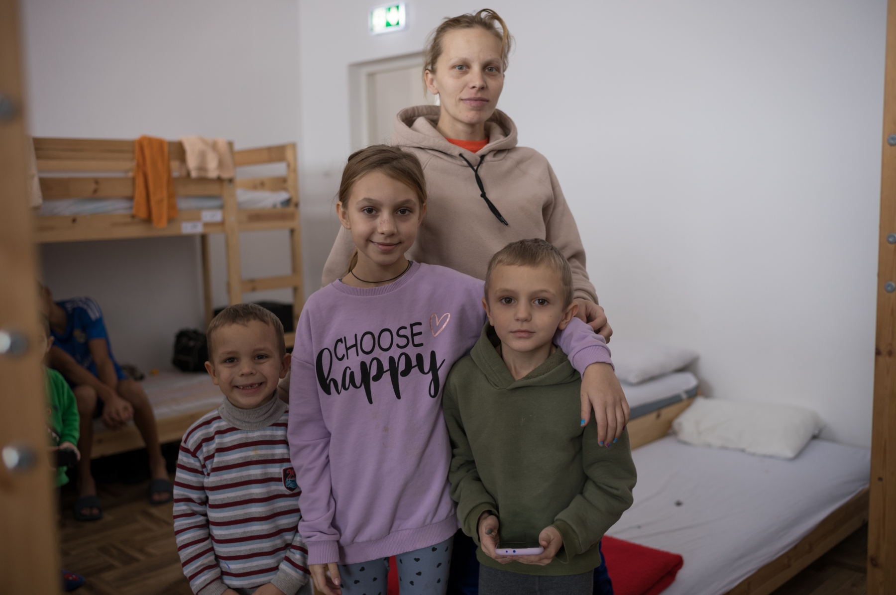 Alona arrived to Przemyśl together with her 3 kids. She stayed in the hostel to rest before her next travel. This hostel is managed by the Ukrainian Union in Poland and PAH. Photo by Agata Grzybowska / PAH. (11.12.2023)