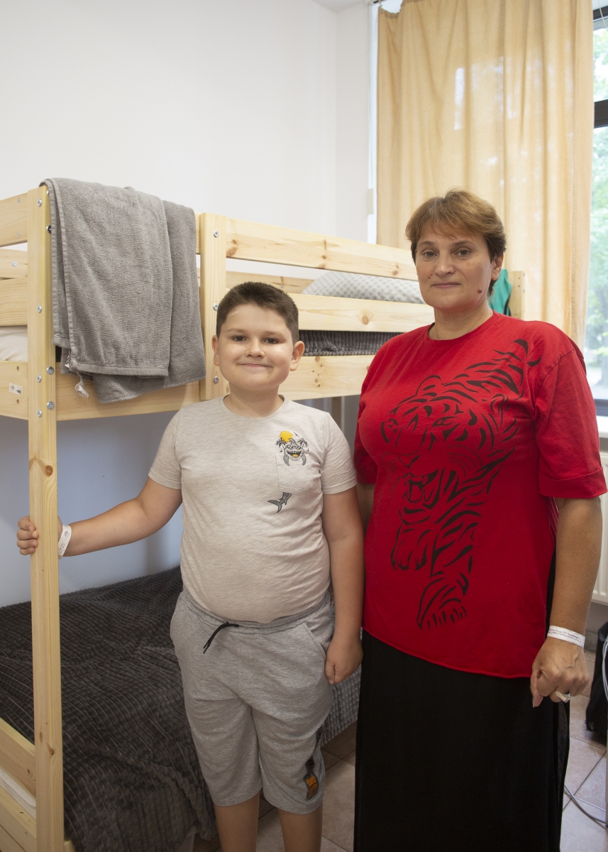 9 YEARS OLD YEVHENII AND HIS MOTHER NATASHA AT THE RECEPTION FACILITY IN WARSAW WHICH IS FINANCED THANKS TO OUR CO-OPERATION WITH THE MUDITA FOUNDATION. THEY CAME FROM MARIUPOL, AND SOON THEY WILL BE MOVING ON TO ISRAEL WHERE THE BOY WILL BE CONTINUING HIS ONCOLOGICAL TREATMENTS (AUGUST 2022)