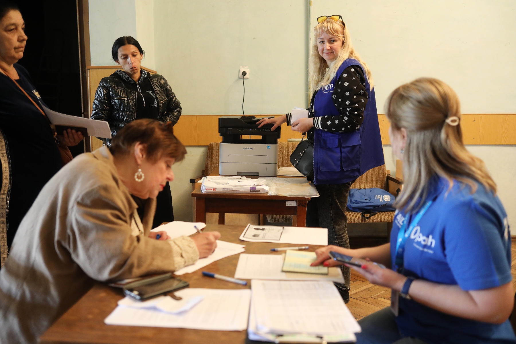 Internally displaced persons are registering for financial support in Lviv Oblast (15 June 2022)