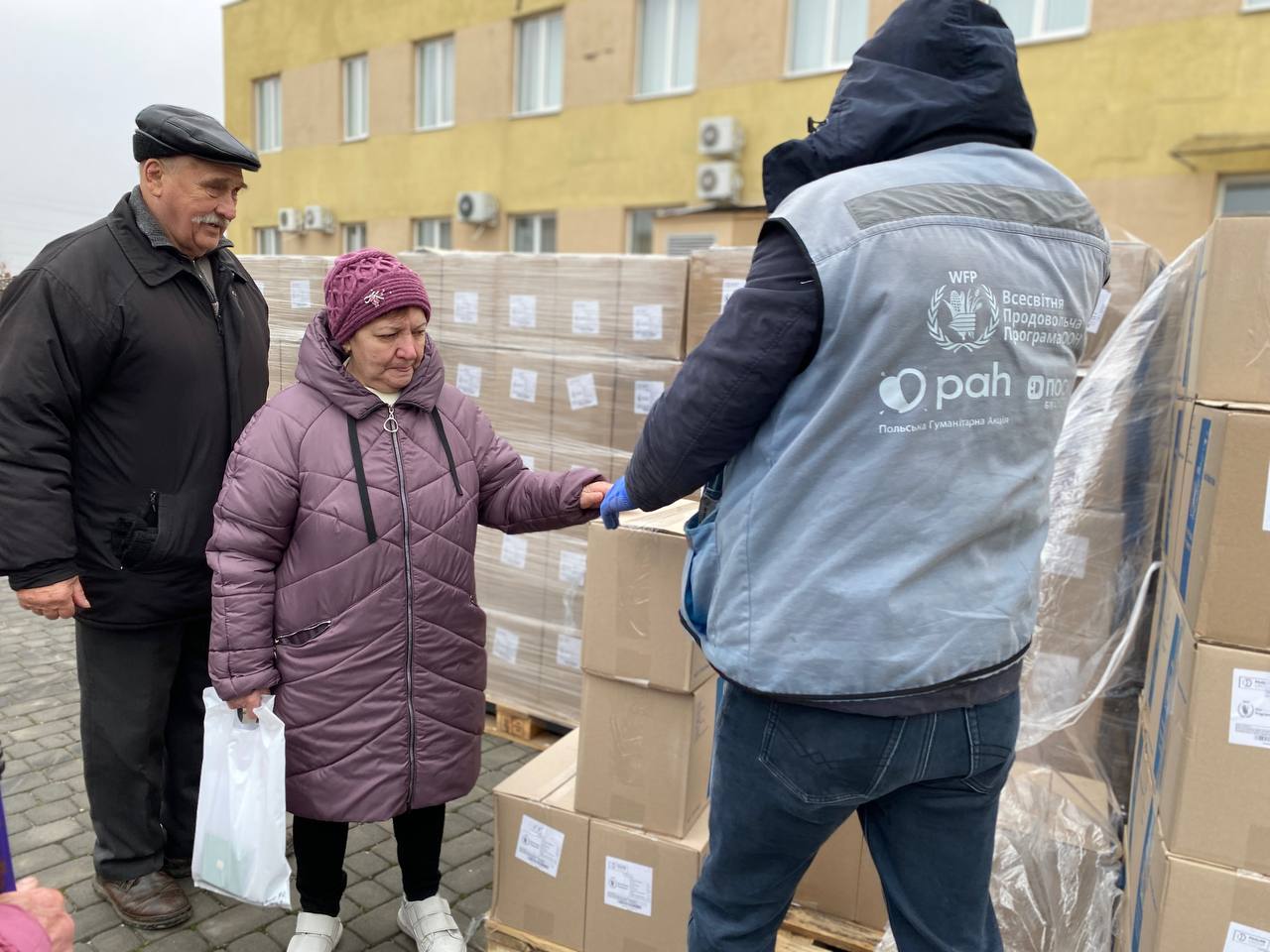 Dostarczenie paczek żywnościowych dla osób z obwodu zaporoskiego (13.12.2023)